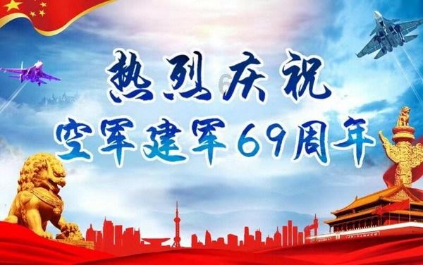 贪吃狗狗偷吃骨头,结果满嘴都是血,平时铲屎官可要将骨头藏好